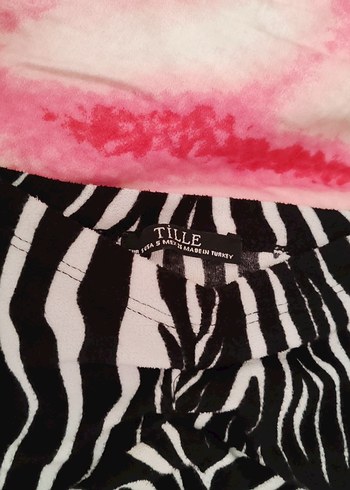 Diğer Zebra Desenli, Fırfırlı, Kayık Yaka Kadın Bluz