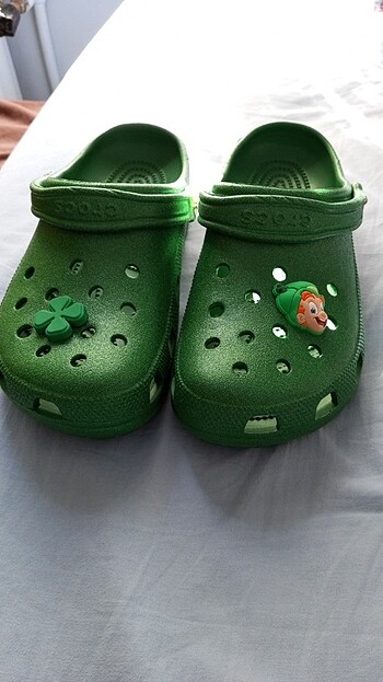 Crocs Lucky charm, Amerika'dan alındı