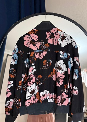 Çiçek Desenli Kadın Bomber Ceket - Görsel 4