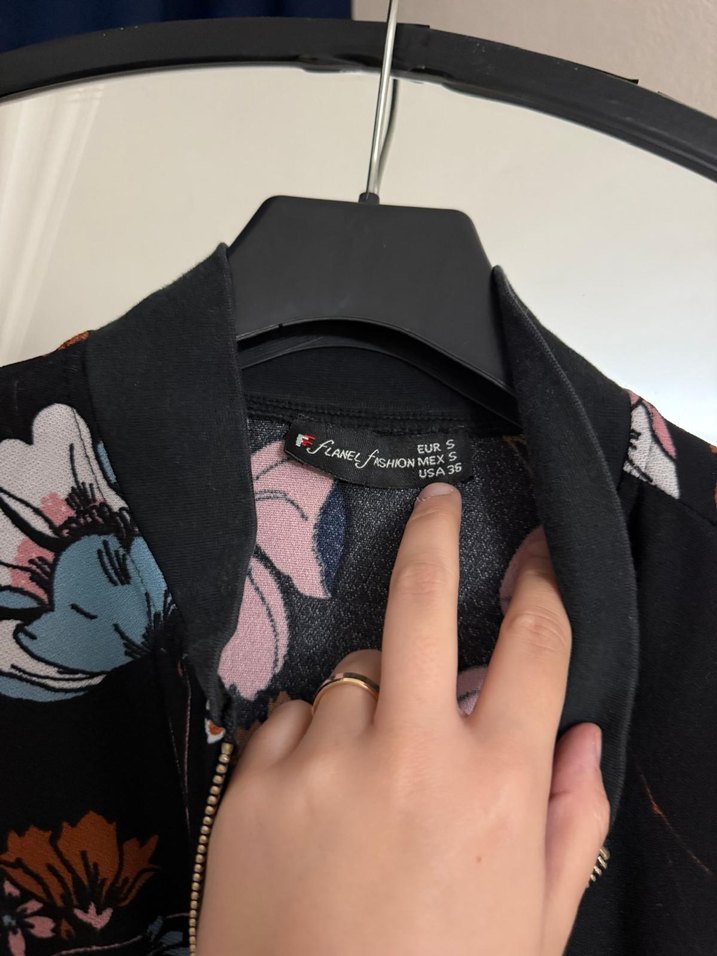 Çiçek Desenli Kadın Bomber Ceket - Görsel 3