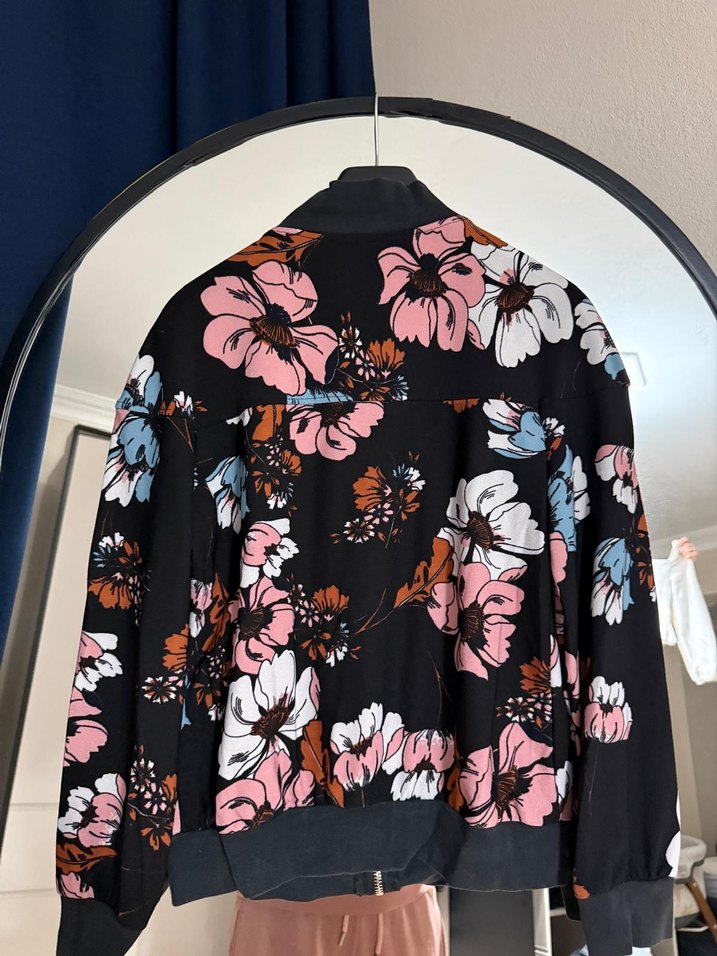 Çiçek Desenli Kadın Bomber Ceket - Görsel 4