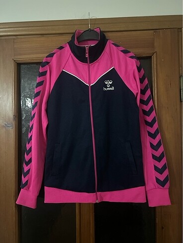 Hummel üst