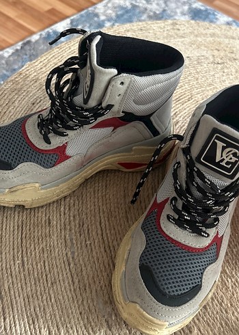 Gri Yılan Desenli Dolgu Topuklu Spor Ayakkabı - Görsel 2