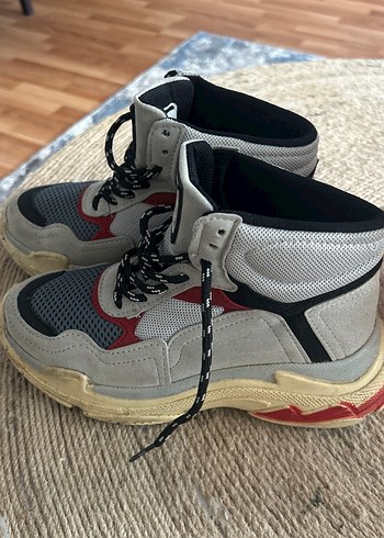 Gri Yılan Desenli Dolgu Topuklu Spor Ayakkabı - Görsel 3