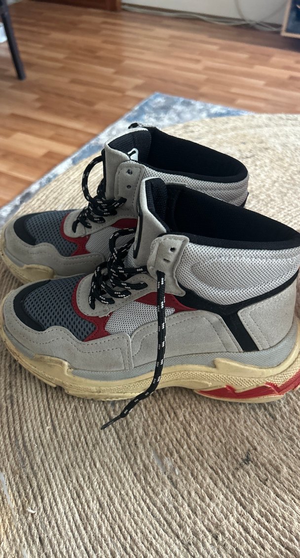 Gri Yılan Desenli Dolgu Topuklu Spor Ayakkabı - Görsel 3