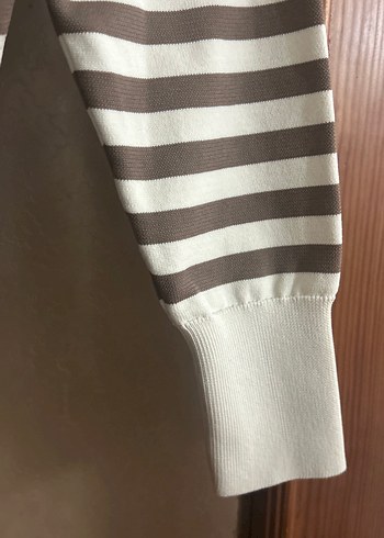 Bej Çizgili Fırfırlı Uzun Kollu Kadın Kazak - Görsel 4