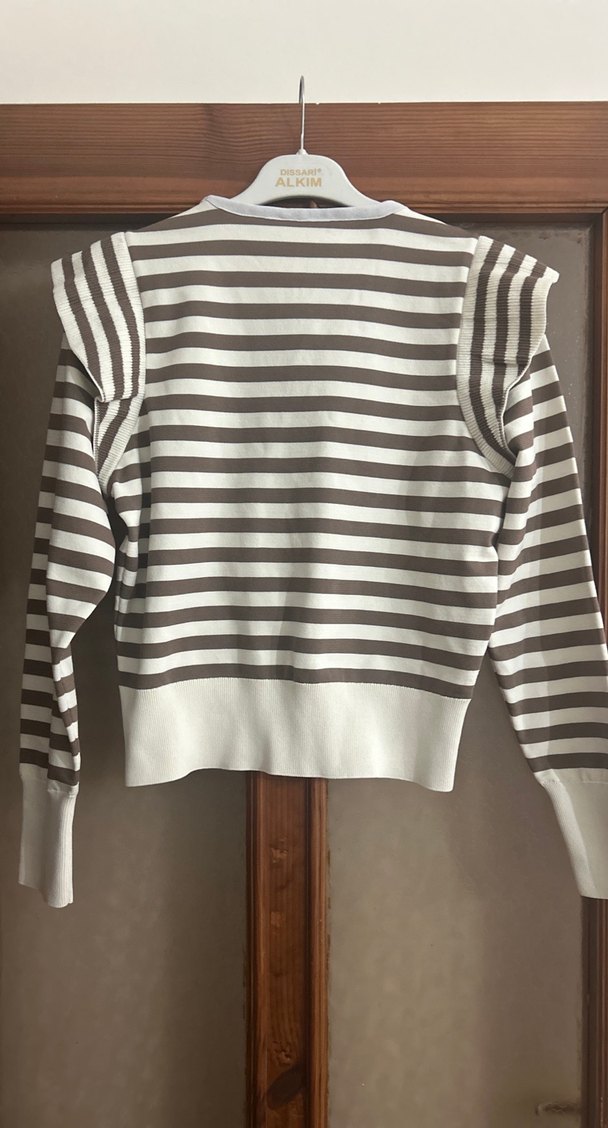 Bej Çizgili Fırfırlı Uzun Kollu Kadın Kazak - Görsel 3