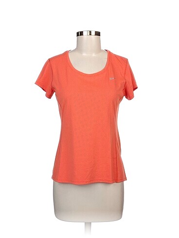 Nike T-shirt %70 İndirimli.