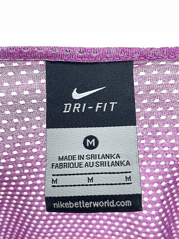 m Beden çeşitli Renk Nike T-shirt %70 İndirimli.