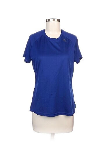 Adidas T-shirt %70 İndirimli.
