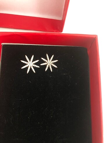 Diğer 5ayrı parça küpeler orijinal gümüş bileklikler kararma yapmaz
