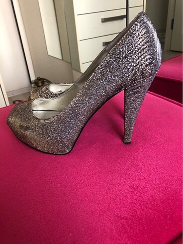 Nine West Abiye