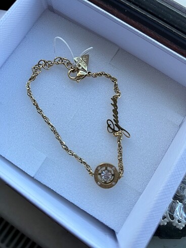 Yeni hiç kullanılmış guess bileklik