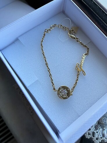  Beden sarı Renk Yeni hiç kullanılmış guess bileklik