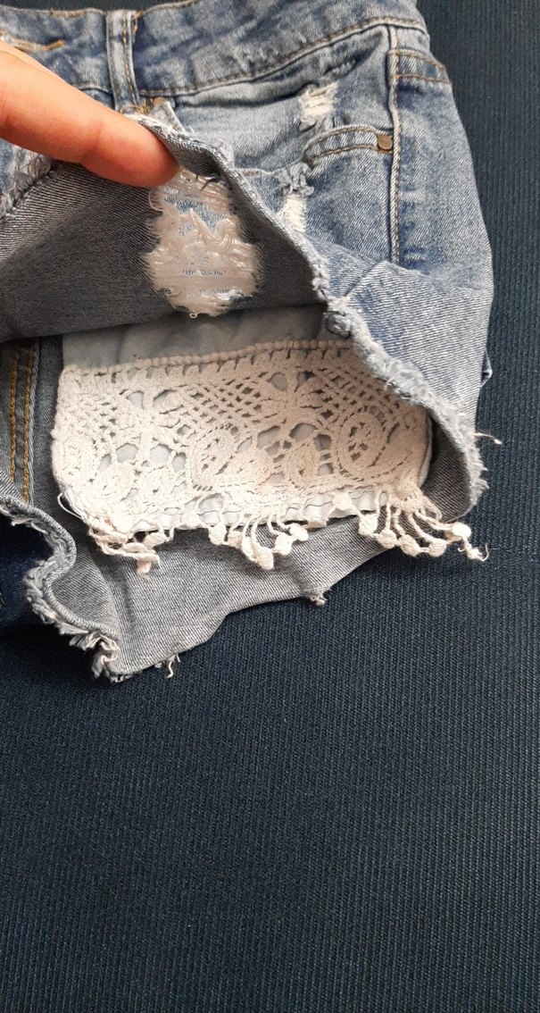 Kadın Gri Mini Yırtık Denim Şort - Görsel 3