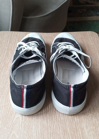 Siyah Bağcıklı Düz Tabanlı Kadın Spor Ayakkabı - Görsel 4