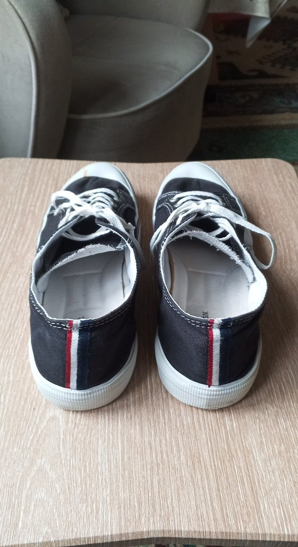 Siyah Bağcıklı Düz Tabanlı Kadın Spor Ayakkabı - Görsel 4