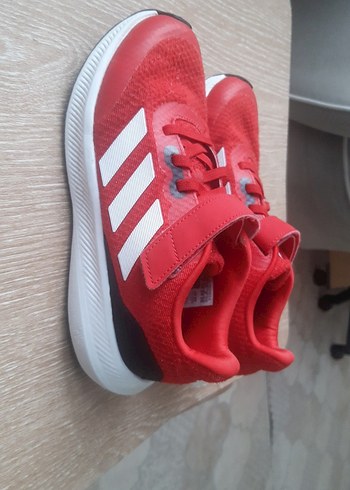 34 Beden Adidas Erkek Çocuk Kırmızı Spor Ayakkabı