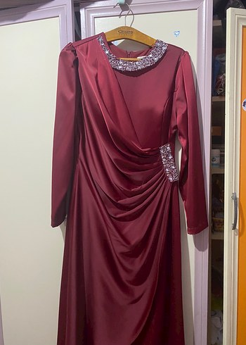 Abiye Bordo Drapeli Uzun Kollu Saten Abiye Elbise