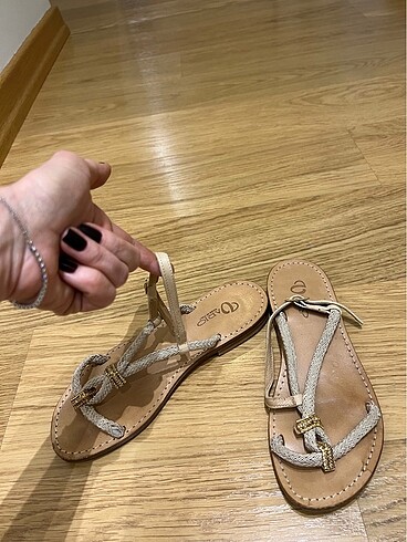 Vario Vario Taşlı Sandalet