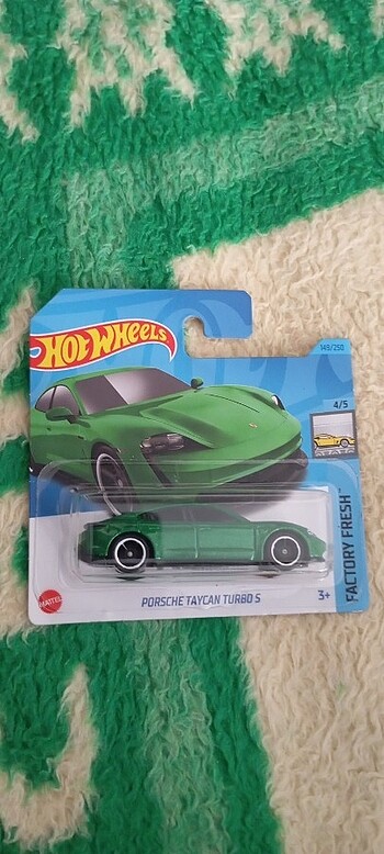 HOLTWEELS Porsche Tayvan Turbo s