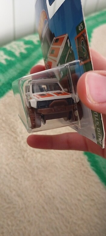  Beden Renk HOLTWEELS JEEP CHEROKEE 95. TH