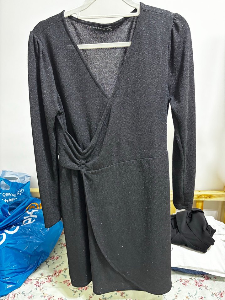 Siyah Drapeli V Yaka Midi Elbise - Görsel 2