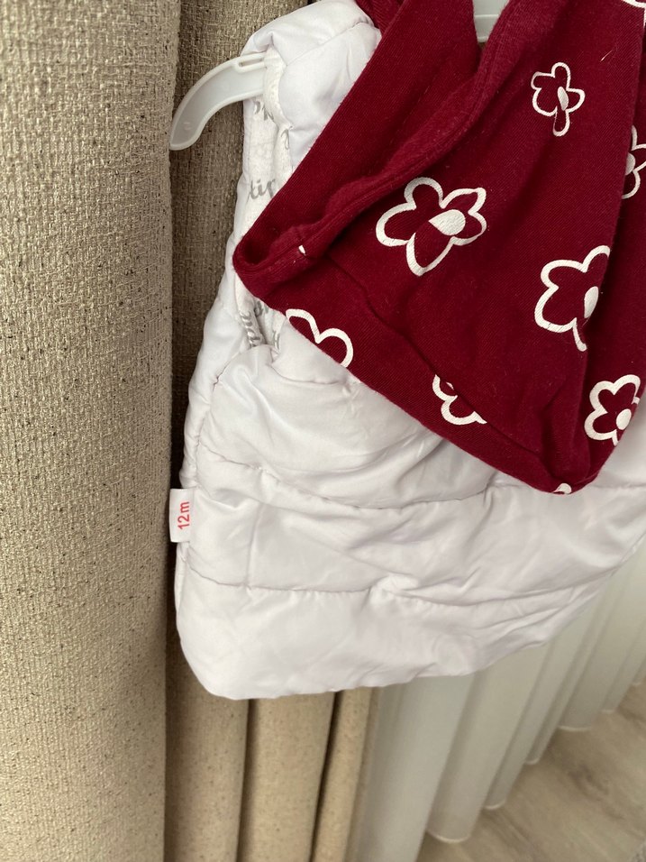 Kız Çocuk Beyaz Nakışlı Kapüşonlu  şişme Yelek - Görsel 4