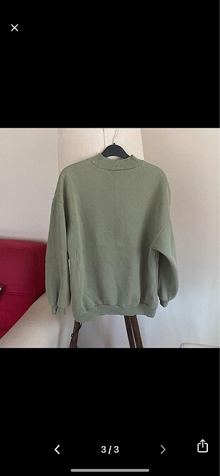 sweatshirt