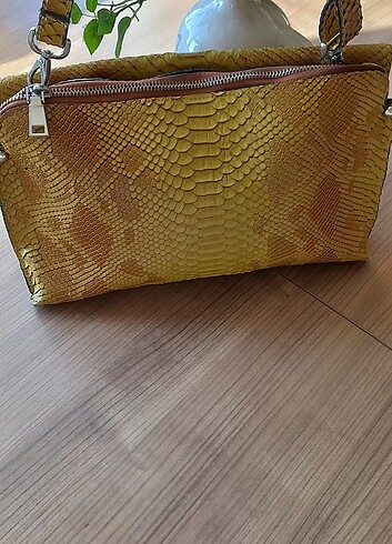  Beden sarı Renk ÇİFT TARAFLI HEM CLUTCH HEM CAPRAZ CANTA