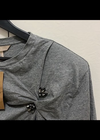 h&m vatkalı taşlı gri bluz tişört Kısa Kollu - Görsel 4