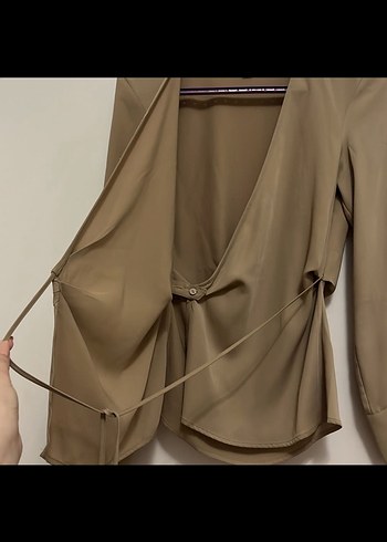 h&m bej bağlamalı kruvaze gömlek bluz Bej Kuşaklı V Yakalı - Görsel 3