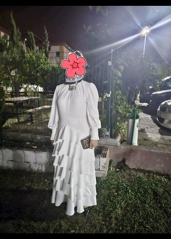 Aker Uzun Beyaz Volanlı Kadın Elbise - Görsel 2