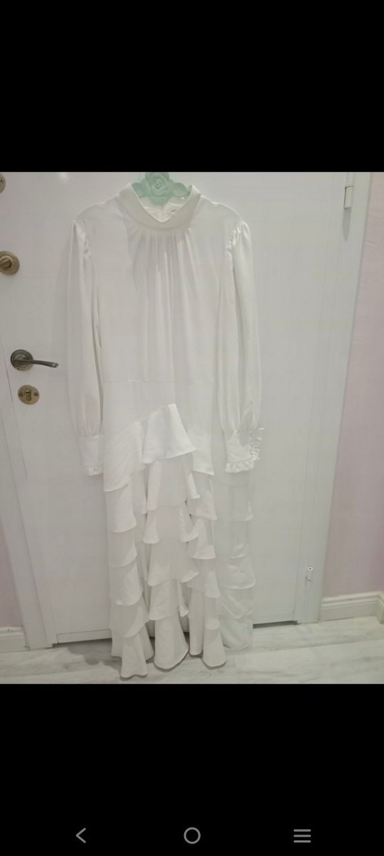 Aker Uzun Beyaz Volanlı Kadın Elbise - Görsel 3