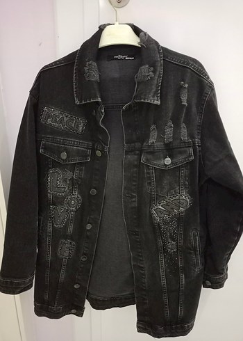 Düğmeli Siyah Nakışlı Kadın Denim Ceket - Görsel 3