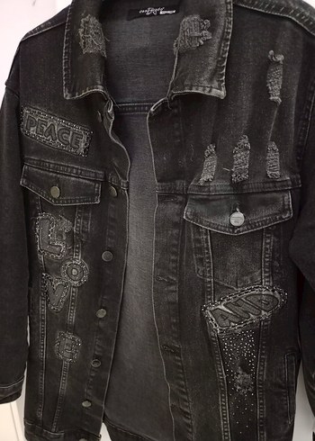 Düğmeli Siyah Nakışlı Kadın Denim Ceket - Görsel 5