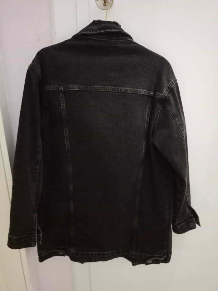 Düğmeli Siyah Nakışlı Kadın Denim Ceket - Görsel 4