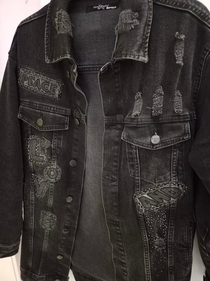 Düğmeli Siyah Nakışlı Kadın Denim Ceket - Görsel 5