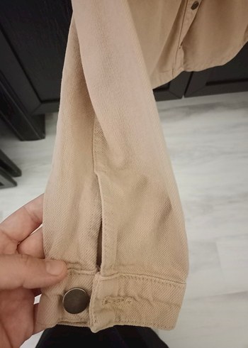 Bej Düğmeli Rahat Kesim Kadın Kot Gömlek - Görsel 4