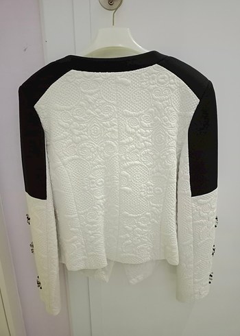 Kadın Beyaz Nakışlı Fermuarlı Ceket - Görsel 6