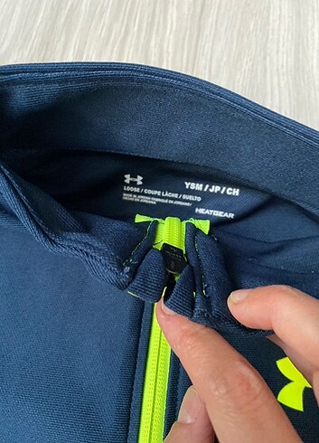 Under armour sweatshirt 