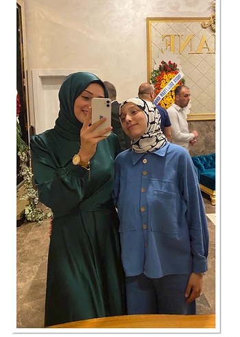 Zümrüt yeşili saten elbise - Görsel 3