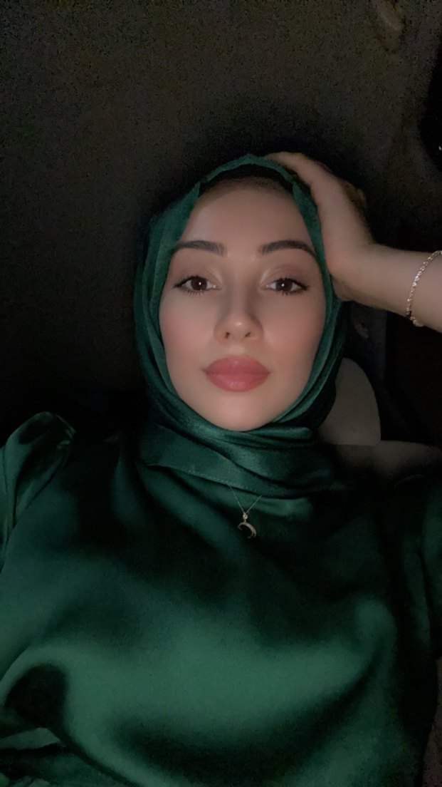 Zümrüt yeşili saten elbise - Görsel 2