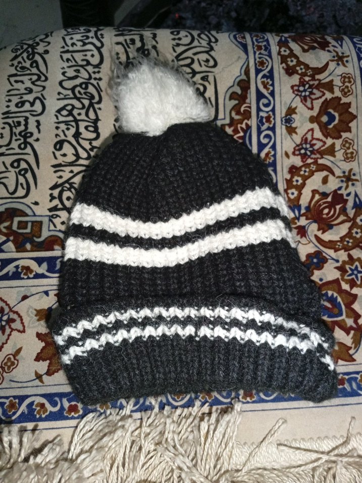 Kadın Gri Örgü Bere Beyaz Ponponlu - Görsel 2