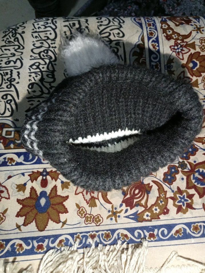 Kadın Gri Örgü Bere Beyaz Ponponlu - Görsel 3