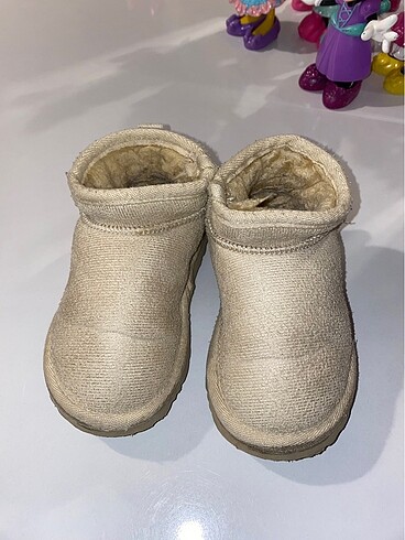 Mini ugg