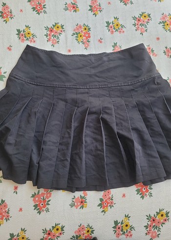 Siyah Pileli Mini Etek