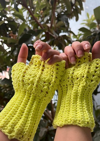 Sarı Örgü Parmaksız Kadın Eldiveni - Görsel 2