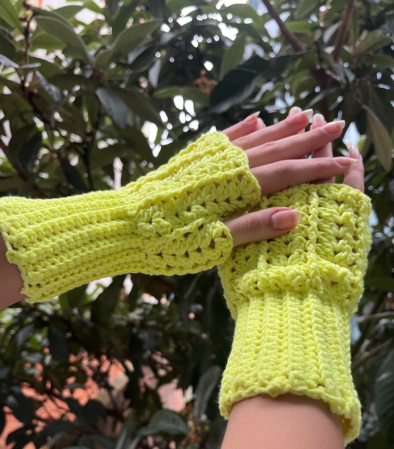 Sarı Örgü Parmaksız Kadın Eldiveni - Görsel 3