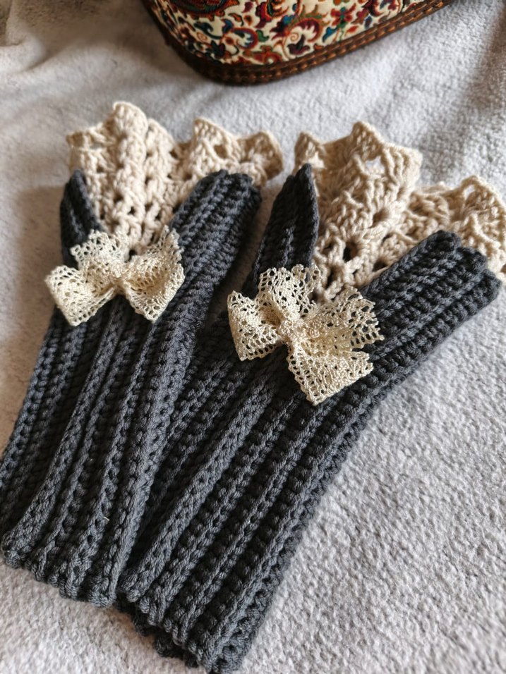 Gri Örgü Kadın Eldiveni Dantel Detaylı - Görsel 2